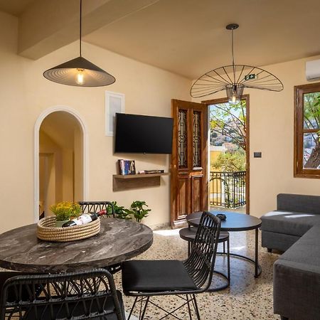 Townhall Apartment Сими Екстериор снимка